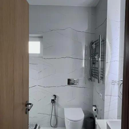 Marta T2 *
